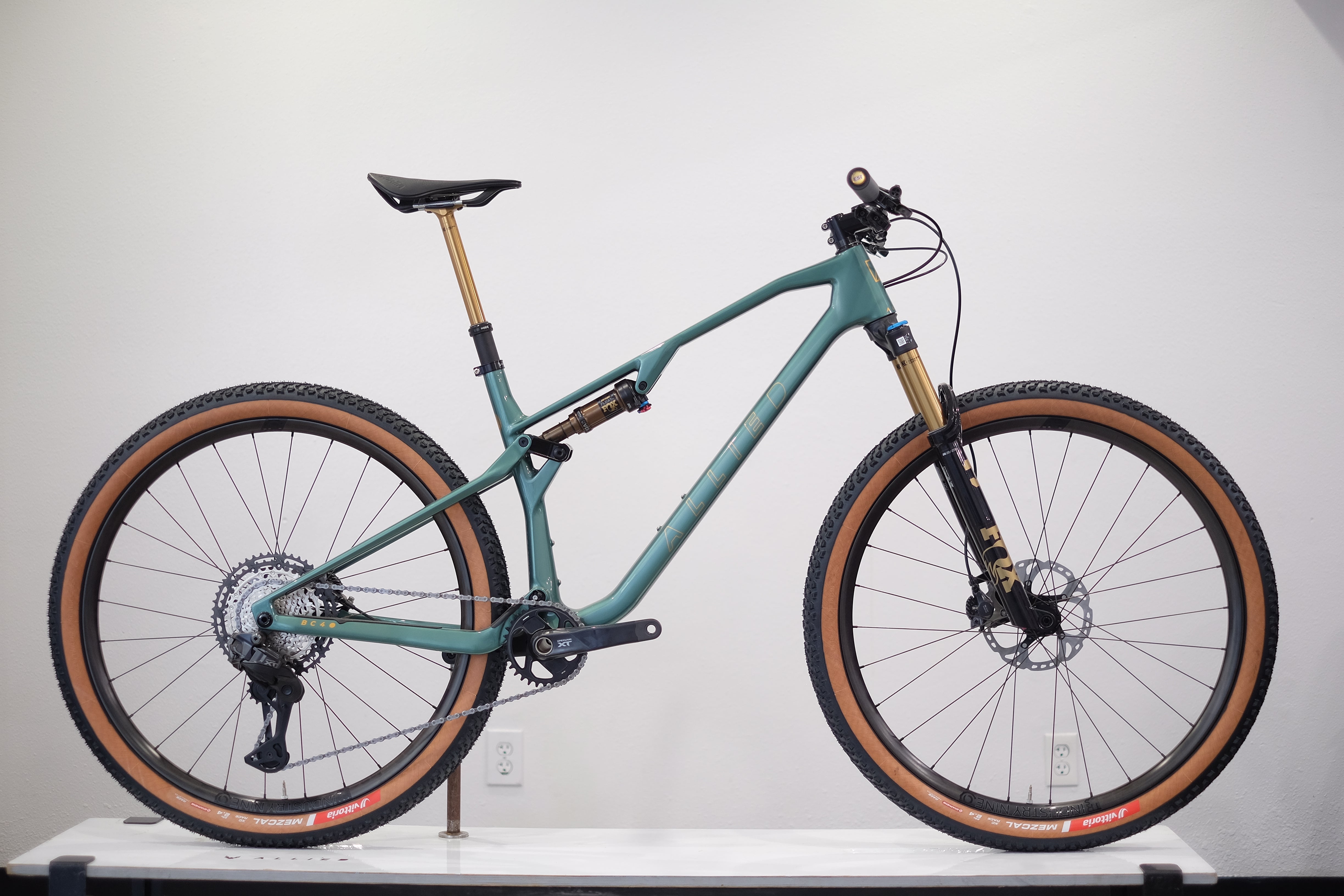 BC40 XT Di2 - Almond Green – Allied Cycle Works