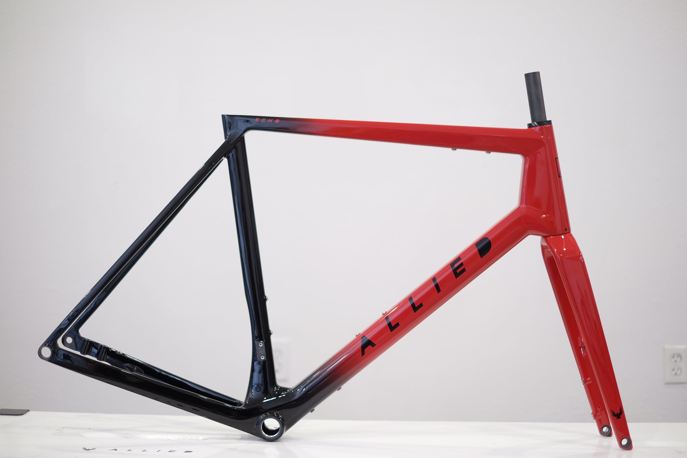 ECHO Frameset 61cm - Victory Red to Black Fade