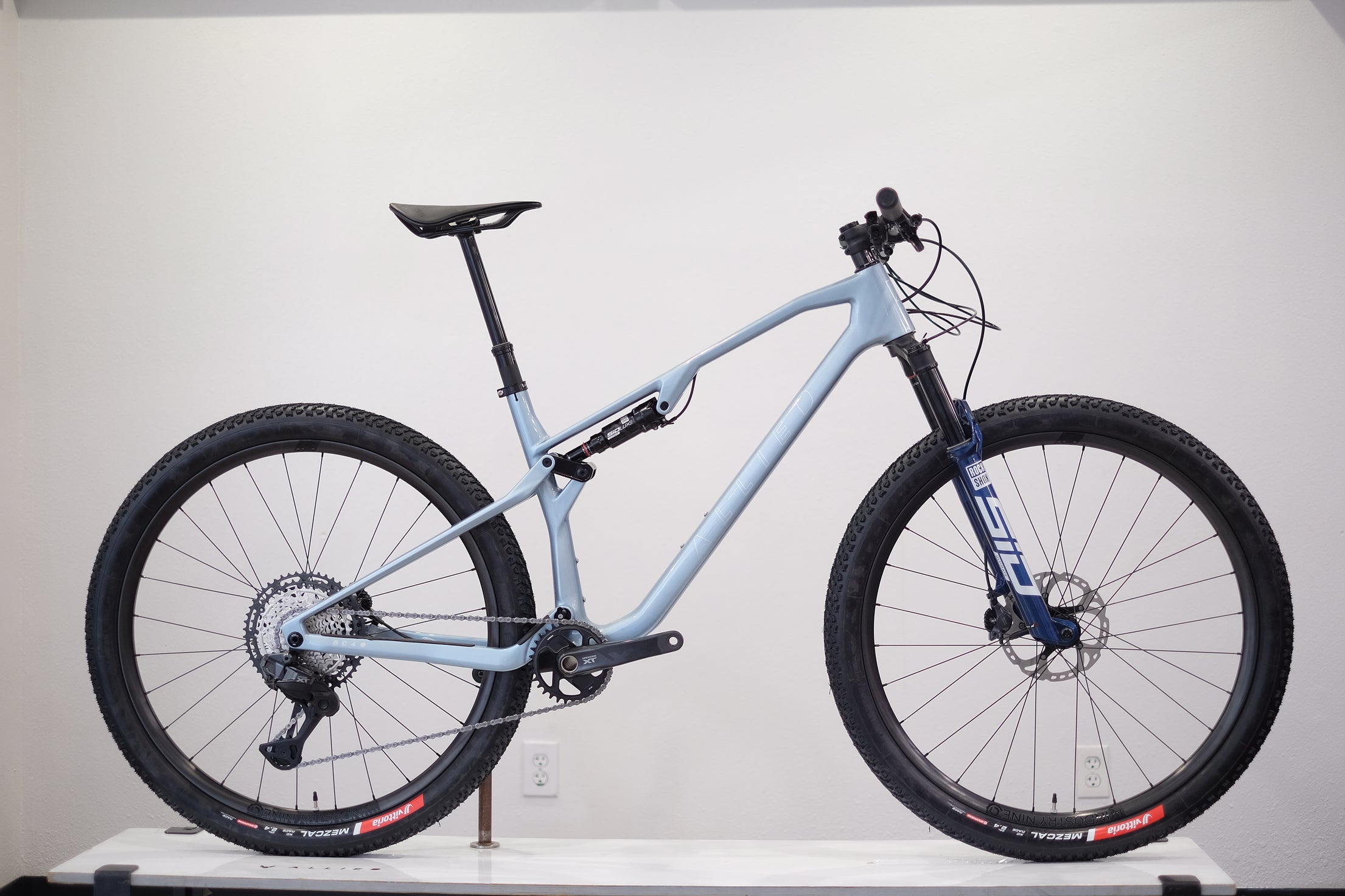 Large BC40 (USA Frame) XT Di2 - Fountain Blue