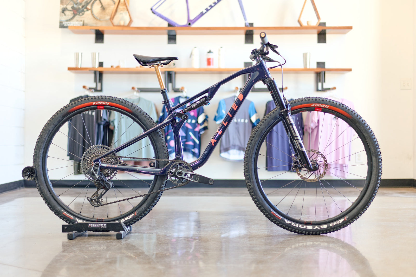 BC40 SRAM XO Eagle - Dark Blue/Coral