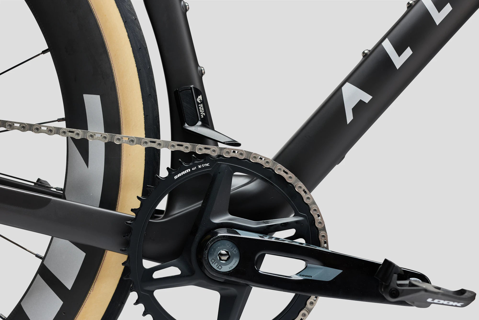 ECHO SRAM Rival XPLR AXS Bike